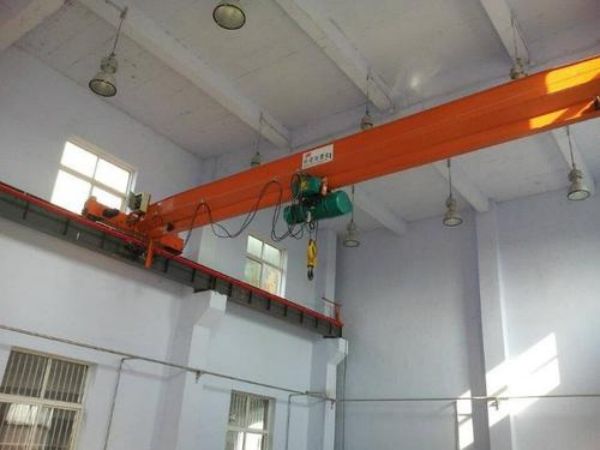 裕华区吊车租赁电话_吊车出租：小吊车具有哪些功用特色